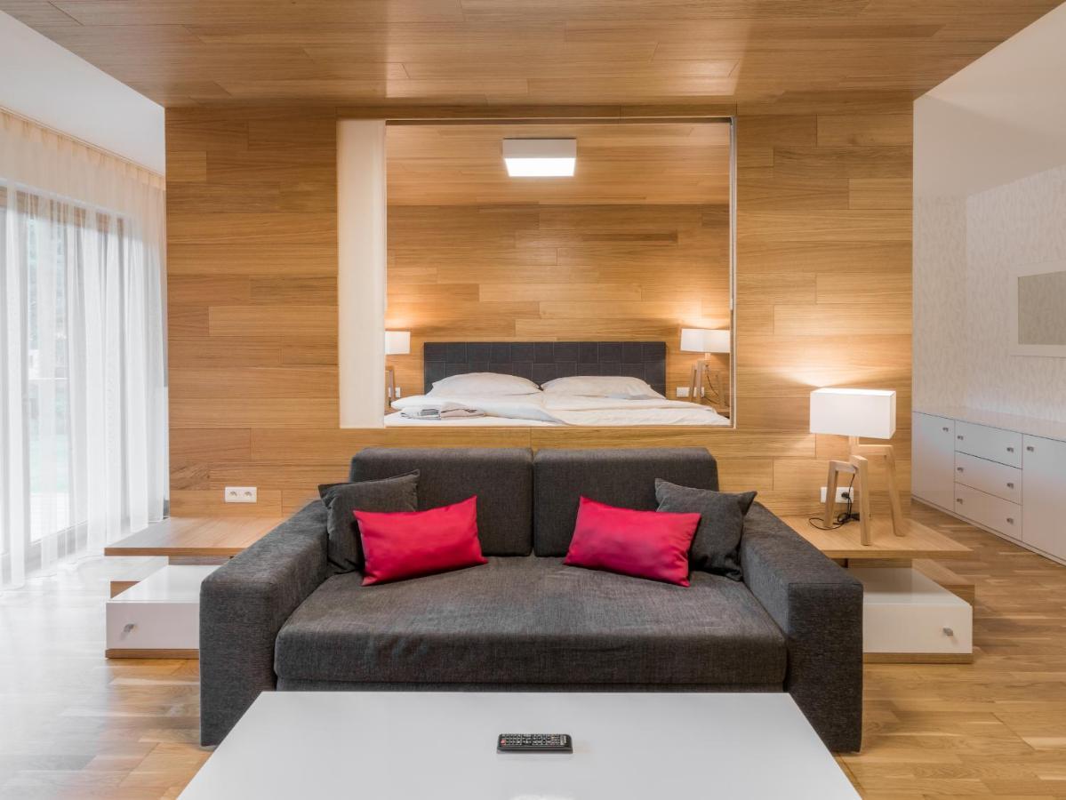 Suites And Apartments Medvedin Spindleruv Mlyn Bagian luar foto