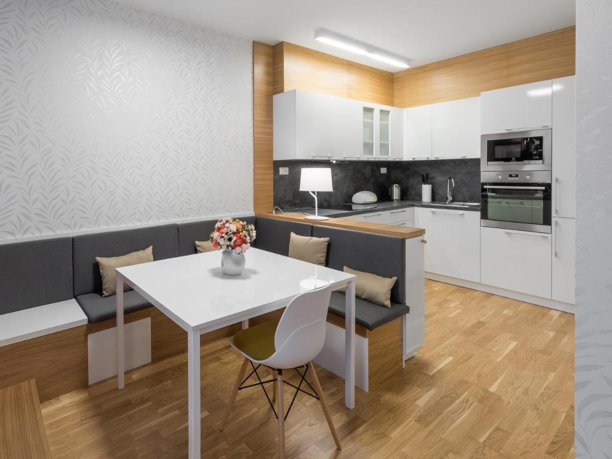 Suites And Apartments Medvedin Spindleruv Mlyn Bagian luar foto